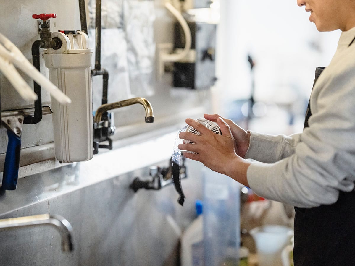 5 Signs That You Need To Repair Or Replace Your Toilet